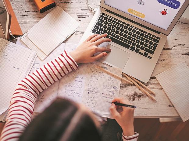 Logging-into-online-higher-education-v-2-0